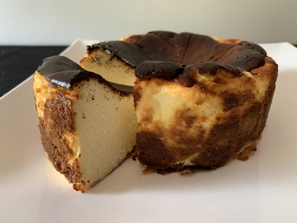 Pastryville Burnt Cheese Cake