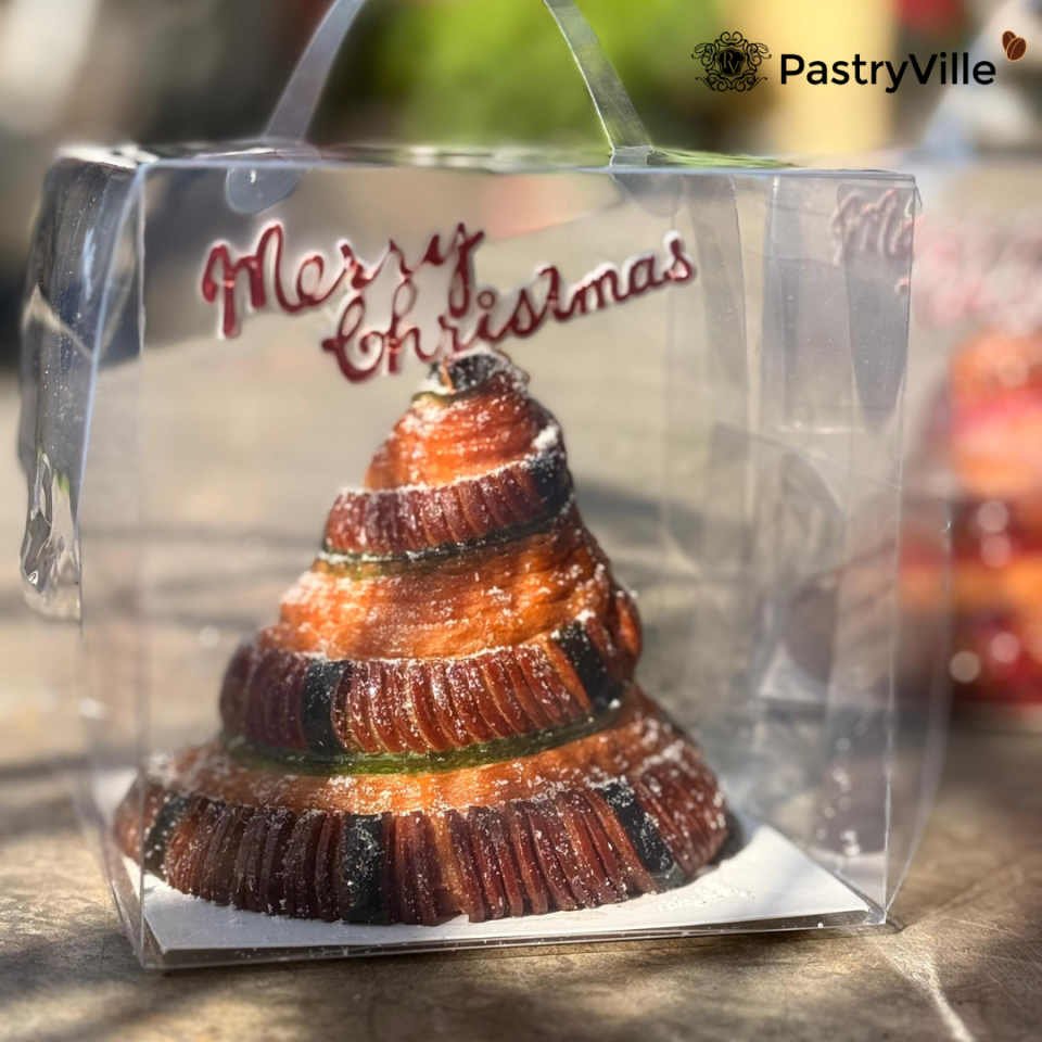 PastryVille Cloud Christmas Tree Pastry